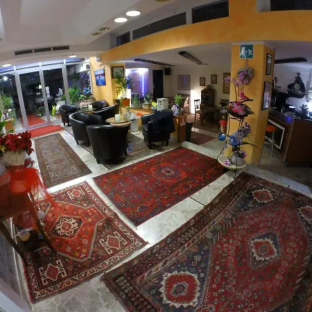 Delibera Hotel Varraze
